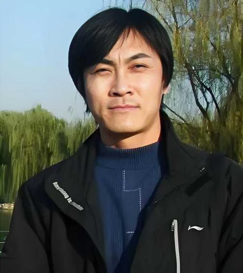张天扬老师的照片，单击鼠标查看大图！
